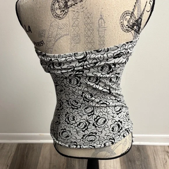 Y2k Gray Floral Tube Top - Picture 3 of 14